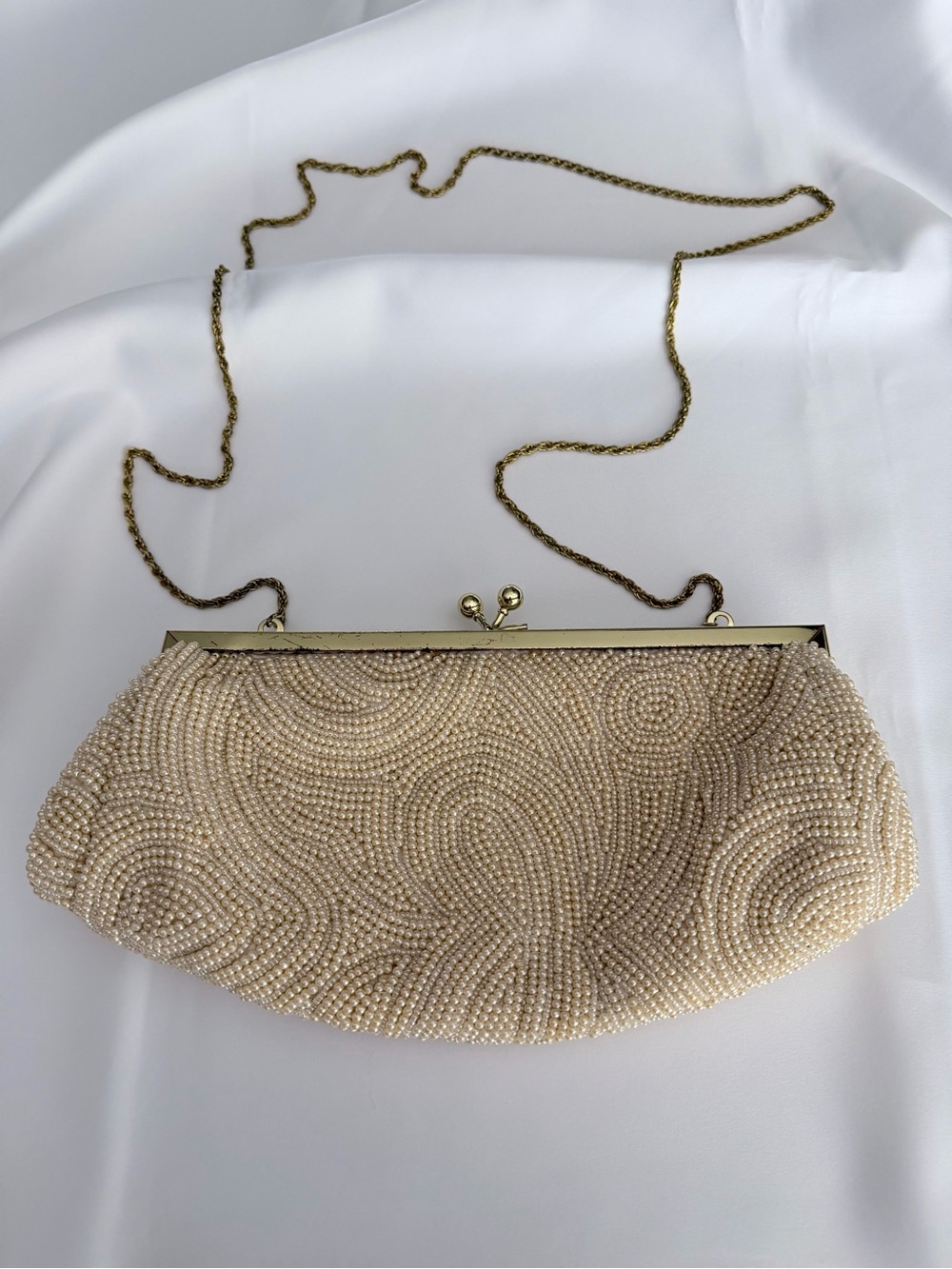 La Regale Vintage Beaded Clutch in Ivory with Gold Chain